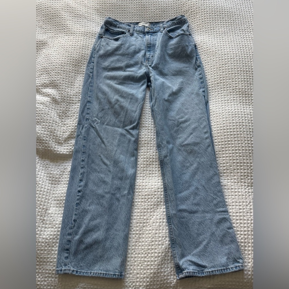 Abercrombie & Fitch High Rise 90s Relaxed Jean